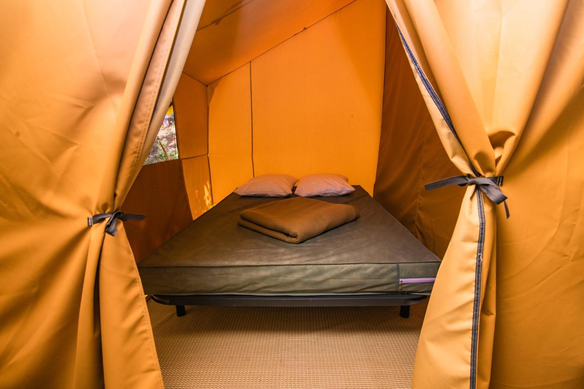 Camping Onlycamp La Confluence Savonnieres Bagian luar foto