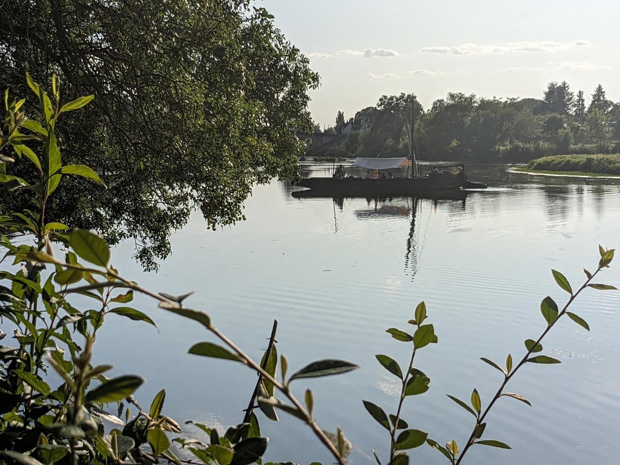 Camping Onlycamp La Confluence Savonnieres Bagian luar foto