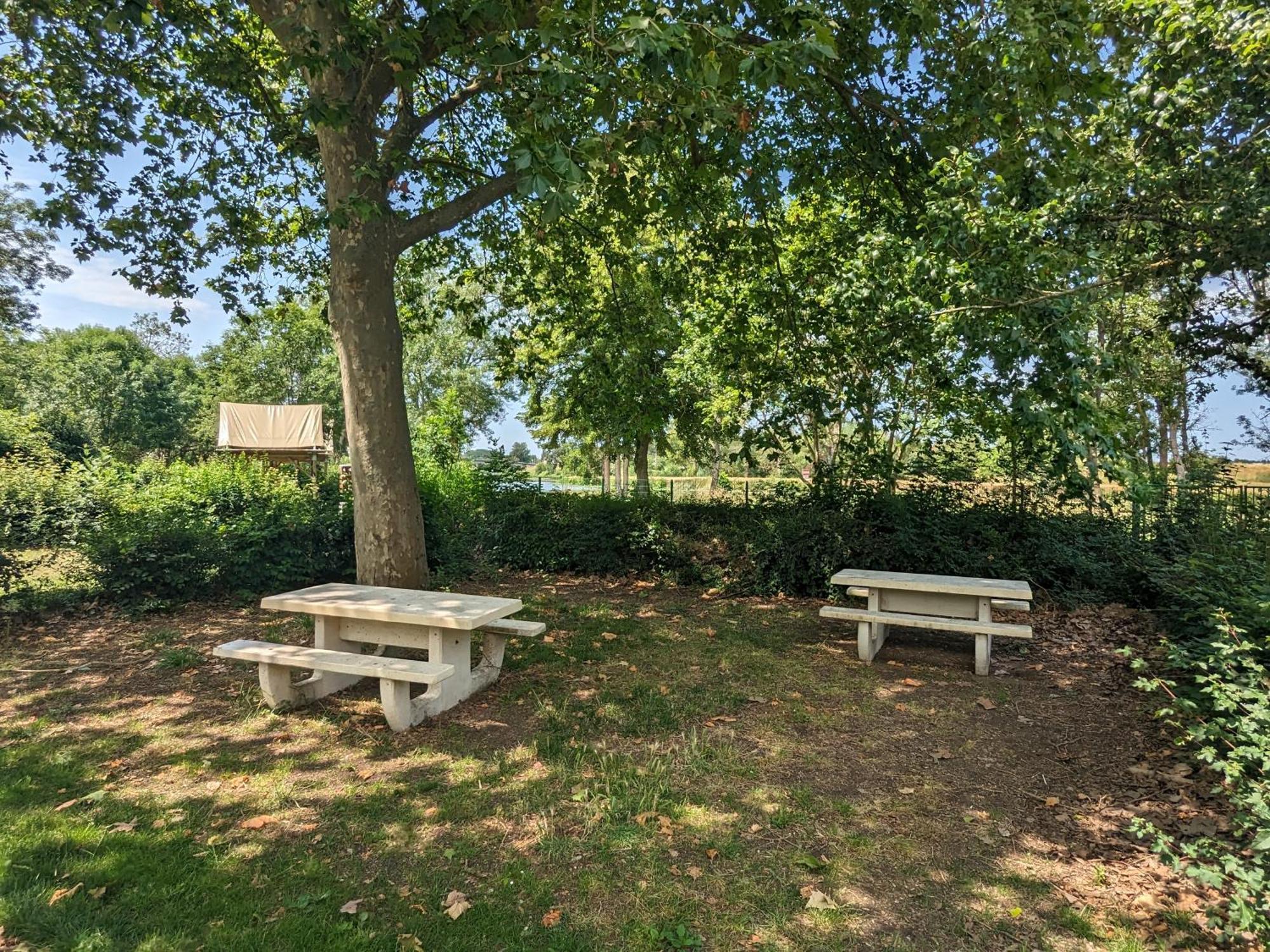 Camping Onlycamp La Confluence Savonnieres Bagian luar foto