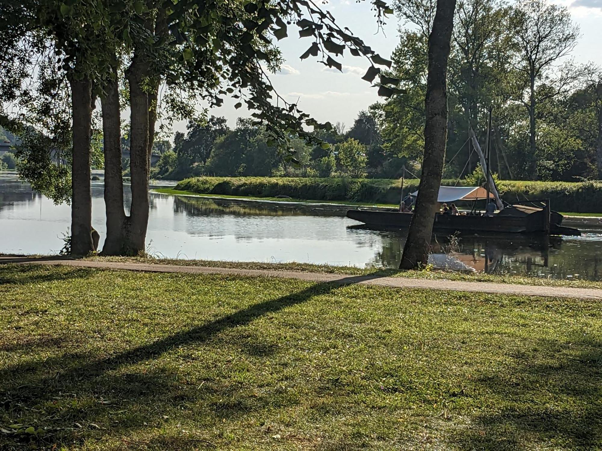 Camping Onlycamp La Confluence Savonnieres Bagian luar foto